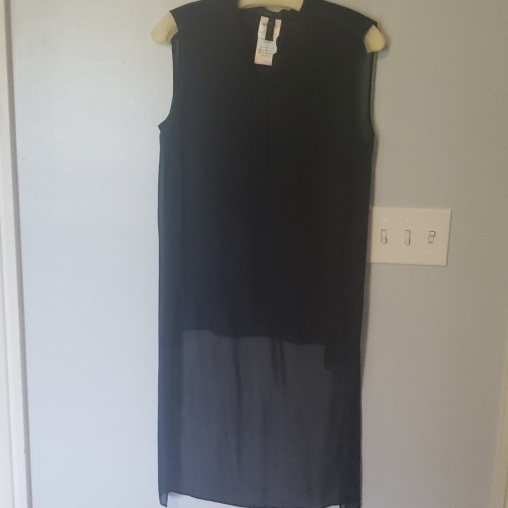 Sheer black high/low top